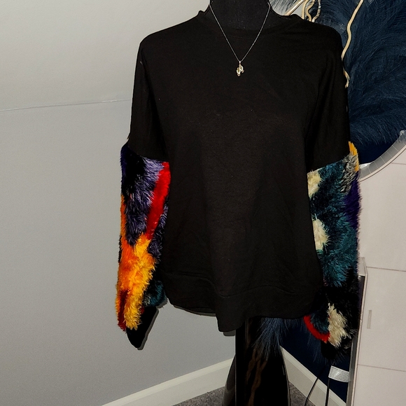 Oversized Medium Sweatshirt - Picture 1 of 8